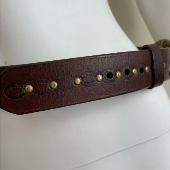VTG Brown Leather TOOLED Belt Hippie Style 70s Women's Sz L Brass Buckle Studs - Picture 7 of 14